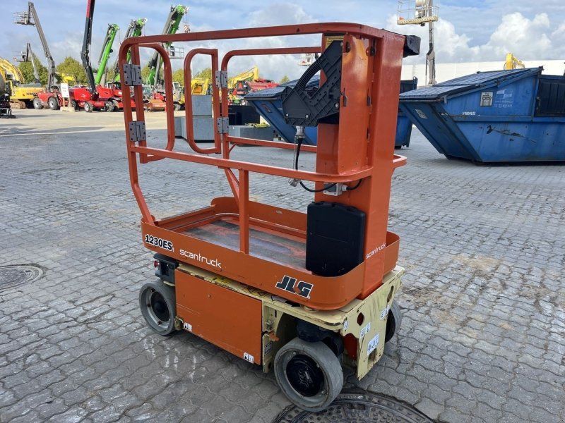 JLG 1230ES