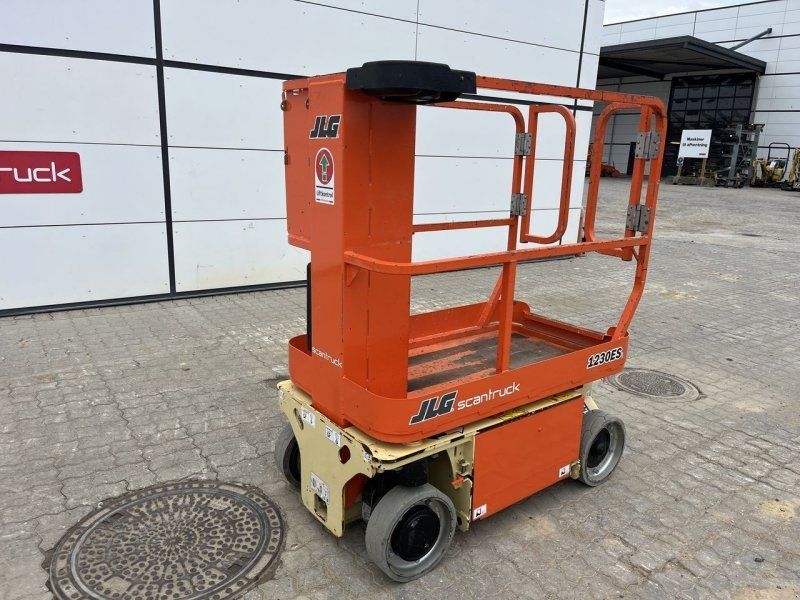 JLG 1230ES