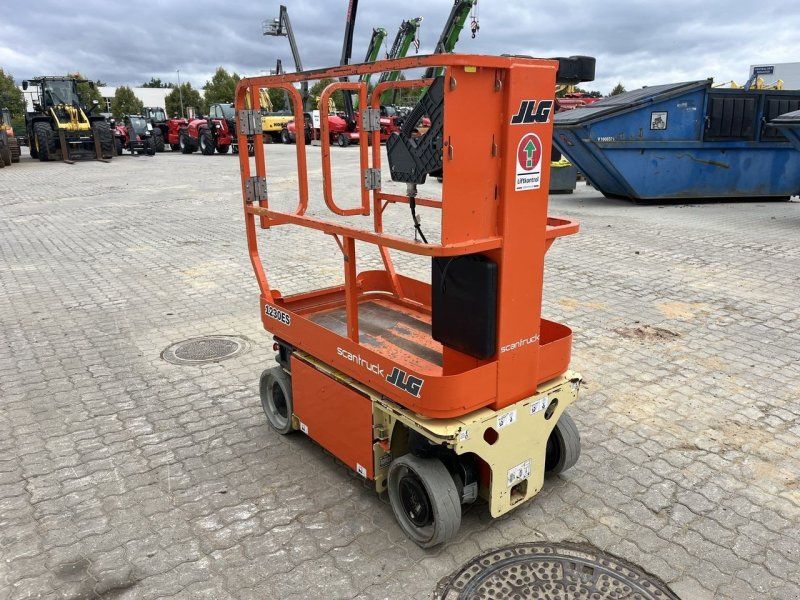 JLG 1230ES