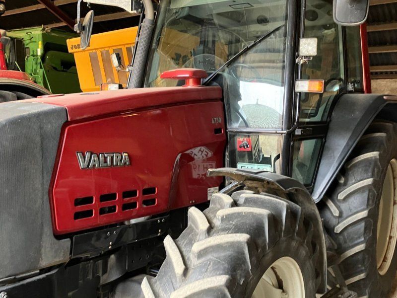 Valtra 6750-- KUN 3792 timer SÆLGES FOR KUNDE--