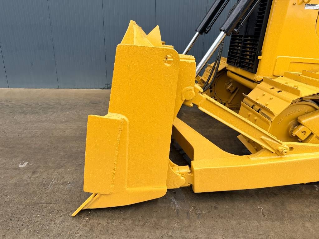 CAT D6T XL