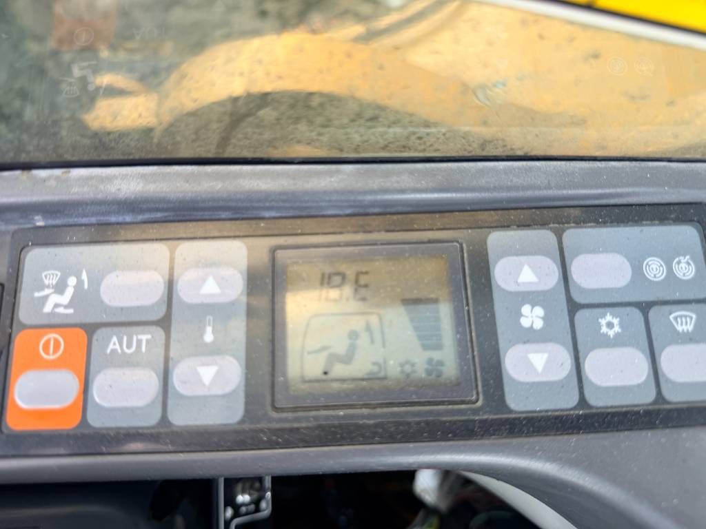 CAT 374D L