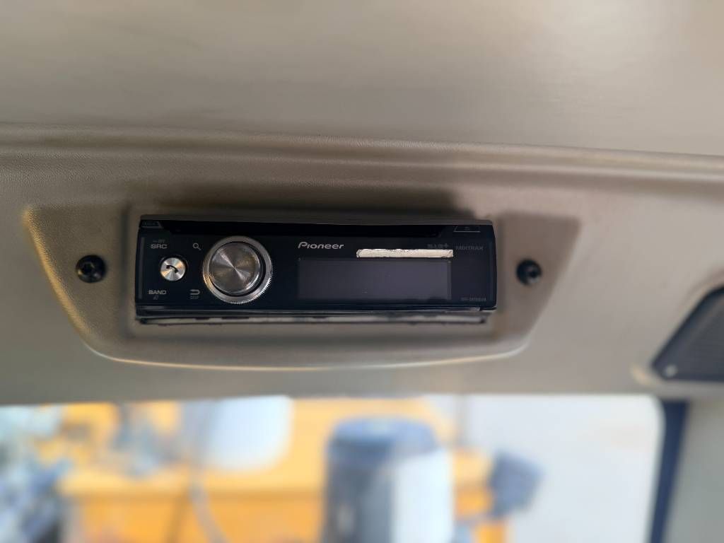 CAT 374D L