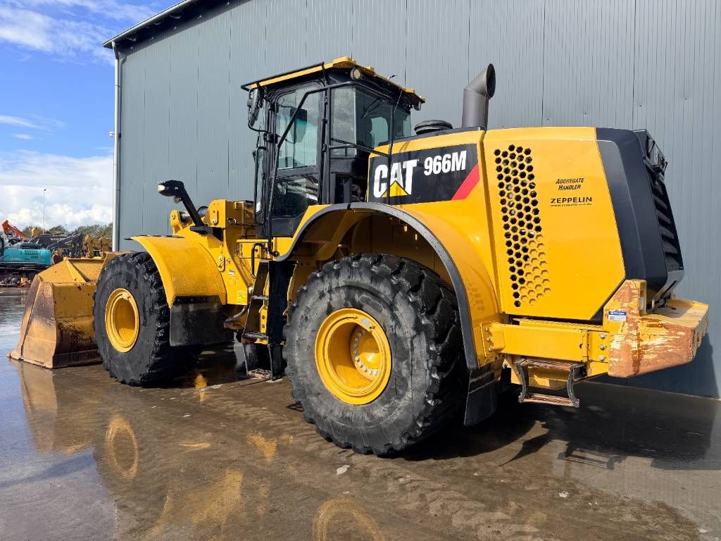 CAT 966M
