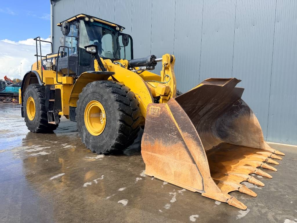 CAT 966M