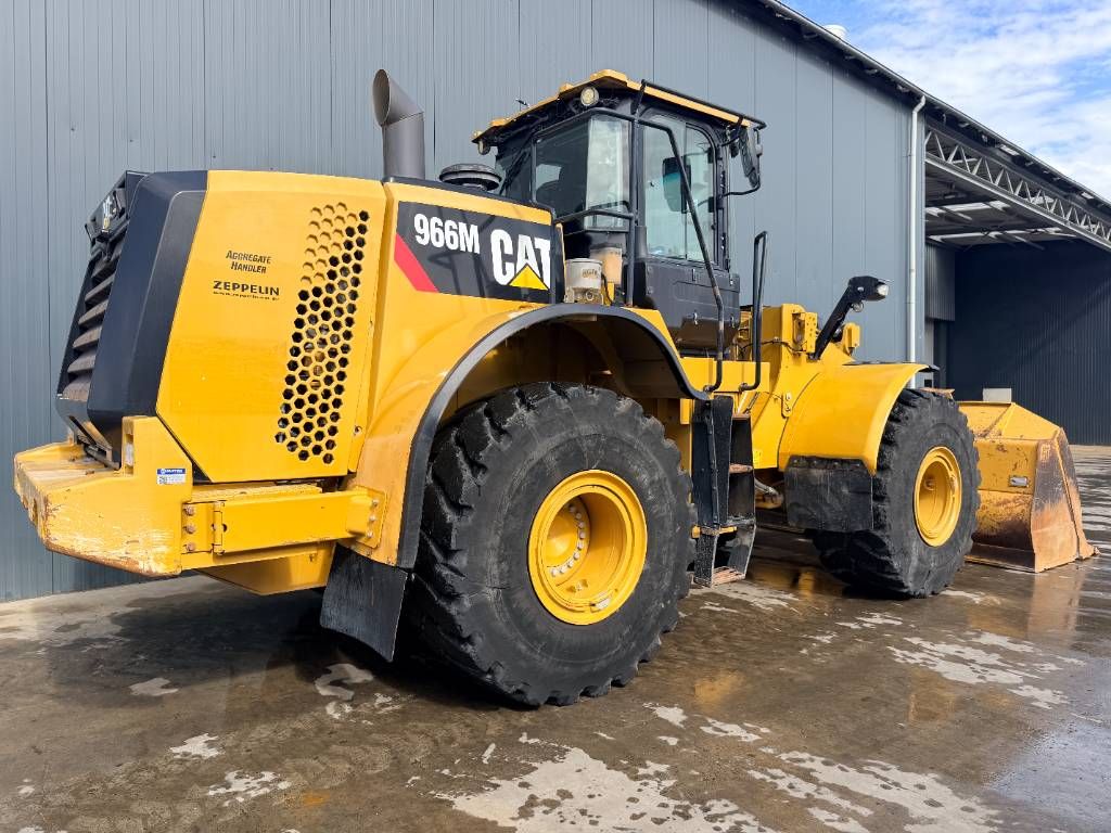 CAT 966M