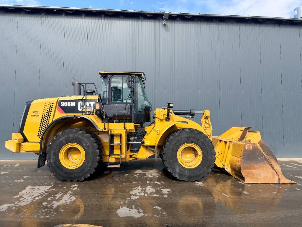 CAT 966M