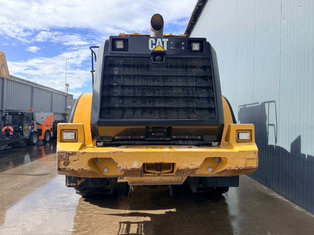 CAT 966M