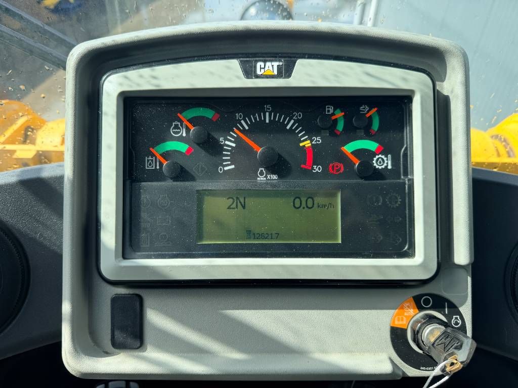 CAT 966M