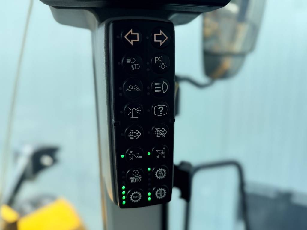 CAT 966M