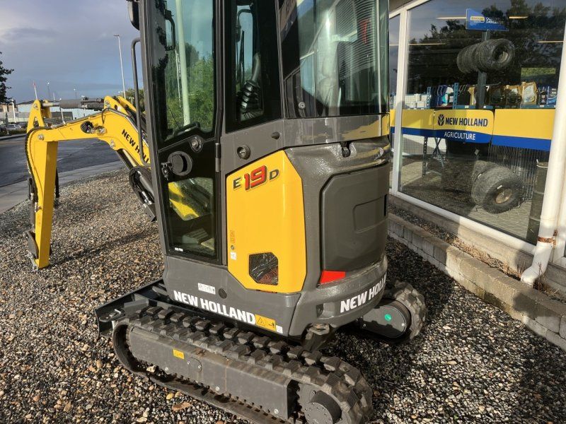 New Holland E19D CAB