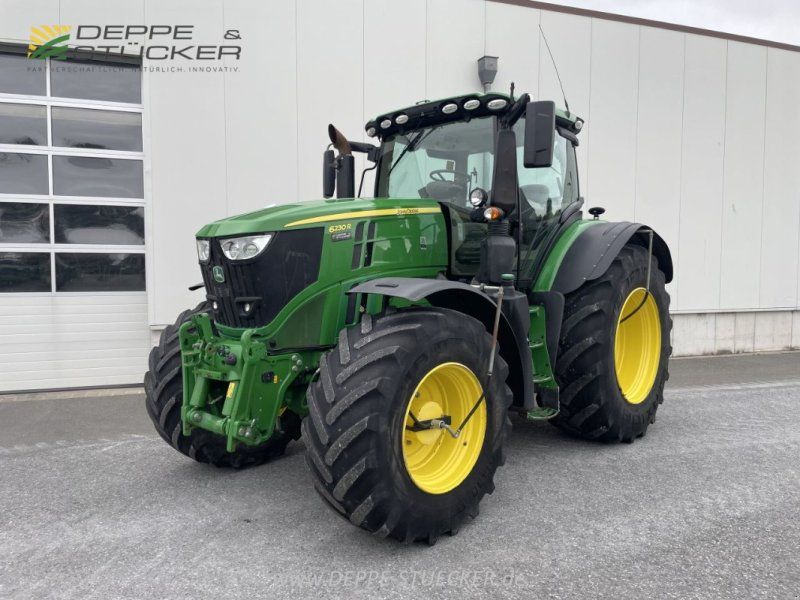 John Deere 6230R