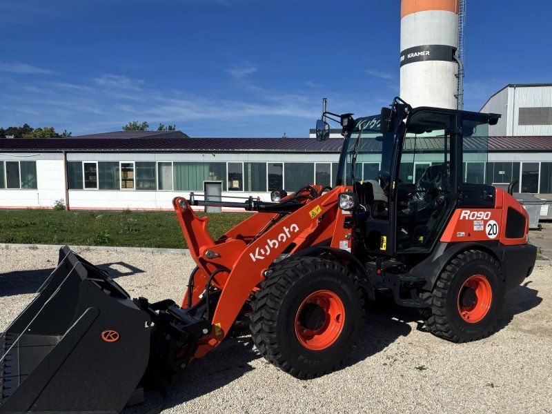 Kubota R090