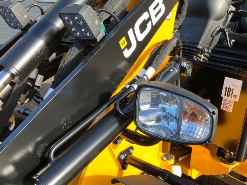 JCB 403 AGRI Smart Power