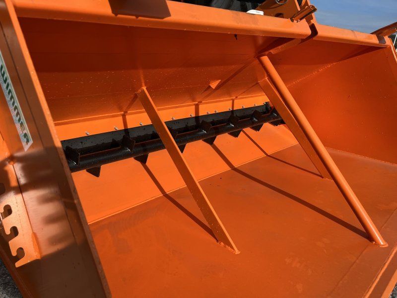 ZAGRODA Splittstreuer 1000kg 2,1m