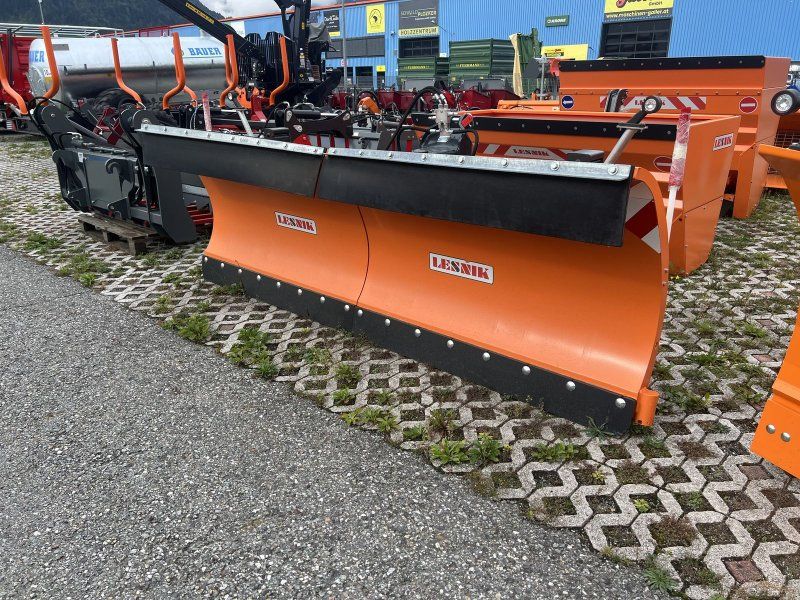 Lesnik SPH T30 mit Dreipunktanbau