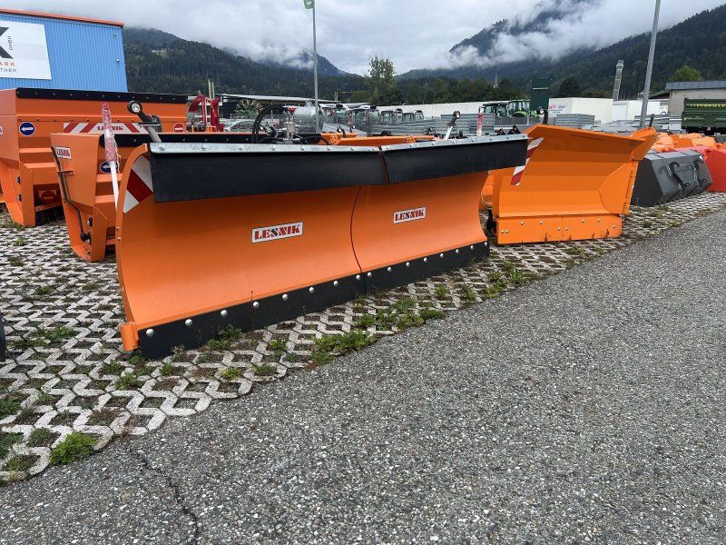 Lesnik SPH T30 mit Dreipunktanbau
