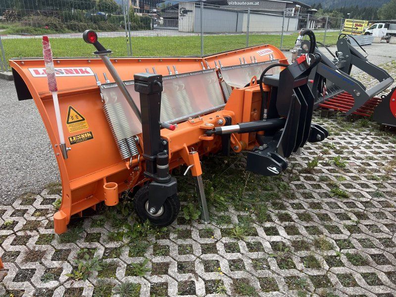 Lesnik SPH T30 mit Dreipunktanbau