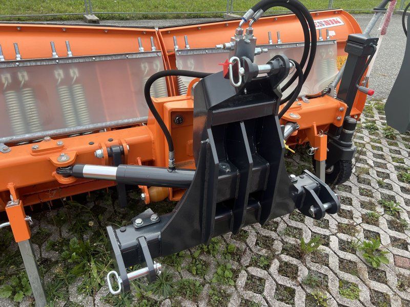 Lesnik SPH T30 mit Dreipunktanbau