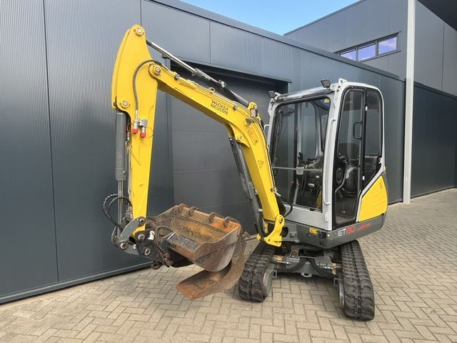 Minigraver Wacker Neuson ET20 VDS urenstand 560 uur.
