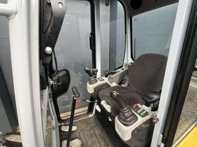 Minigraver Wacker Neuson ET20 VDS urenstand 560 uur.