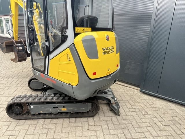 Minigraver Wacker Neuson ET18 VDS urenstand 484 uur.