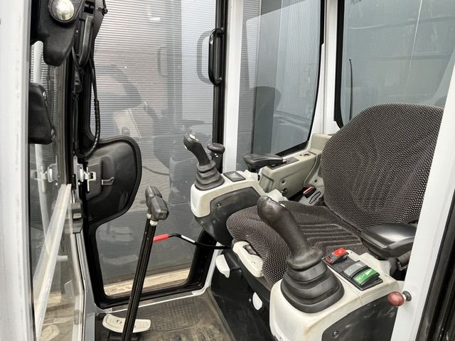 Minigraver Wacker Neuson ET18 VDS urenstand 484 uur.