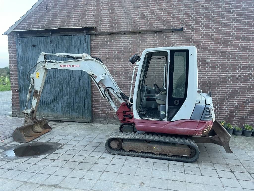 Takeuchi TB 235