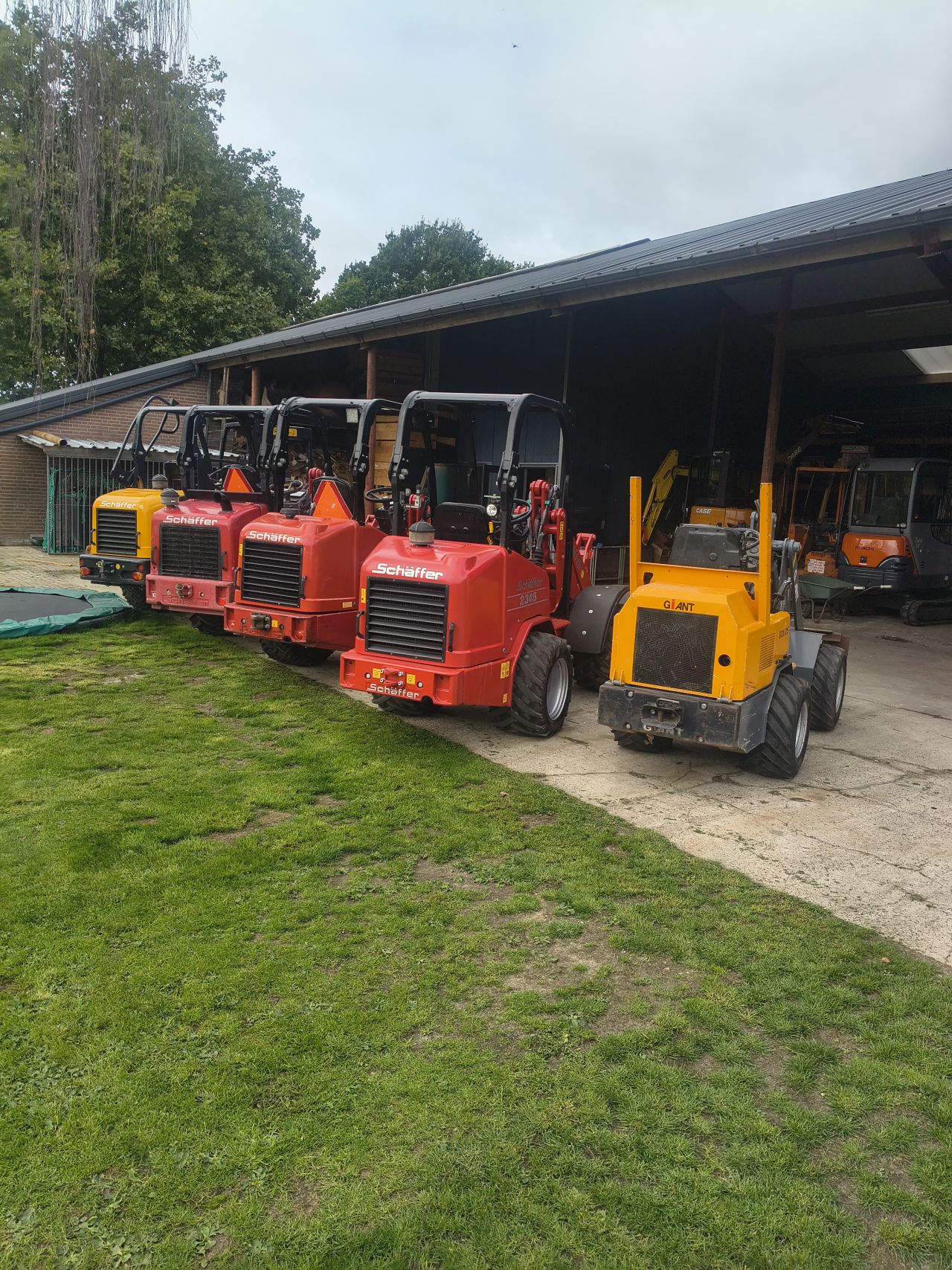 Schaffer weidemann giant shovel mini loader