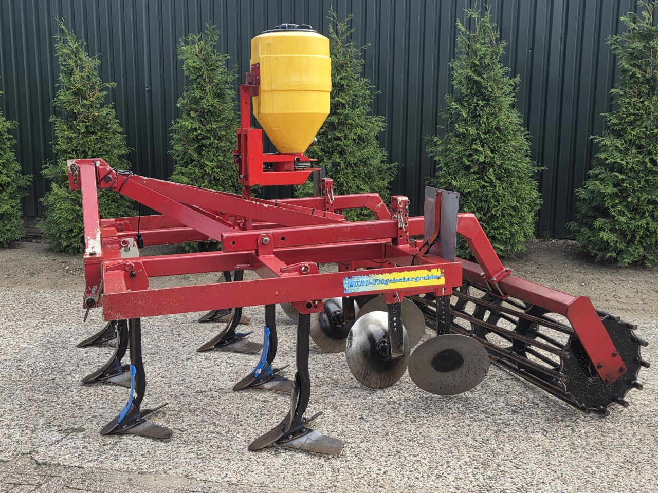 Vleugel cultivator