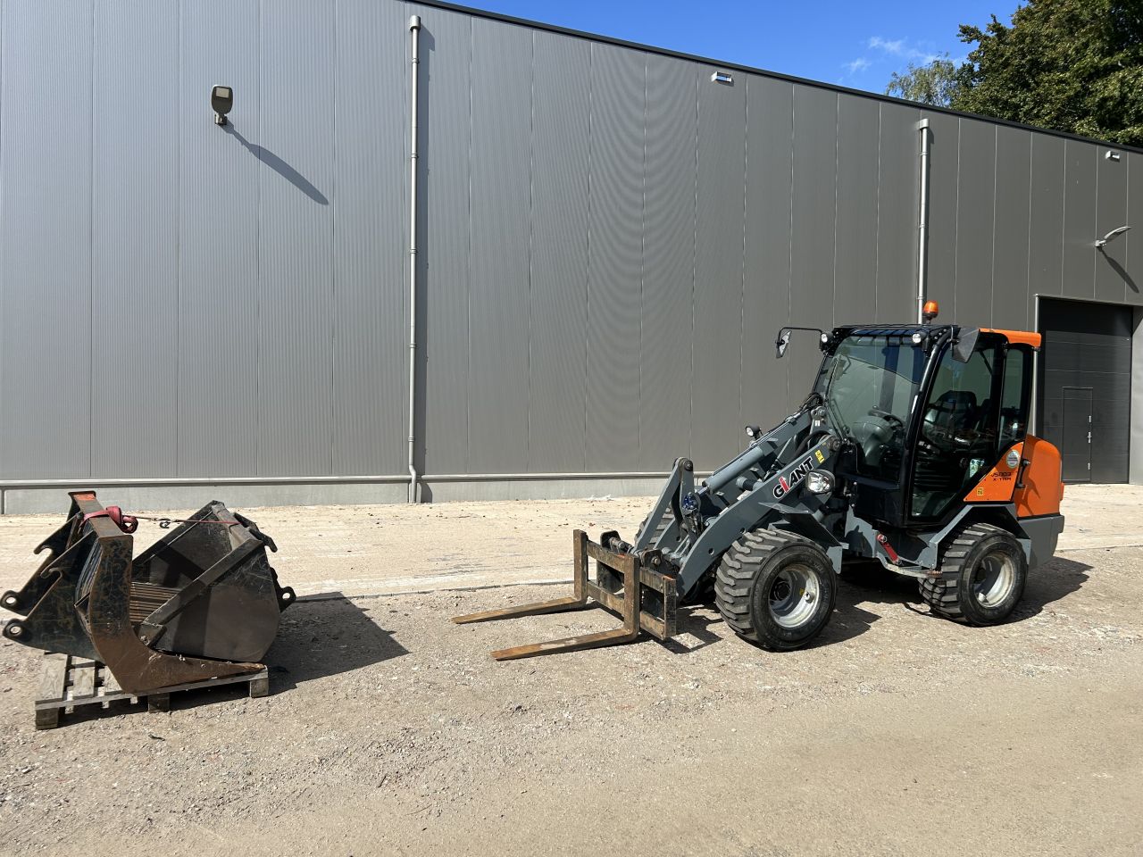 Giant V5003 HD Xtra bj 2016 kniklader shovel 4318 uur 3.4t