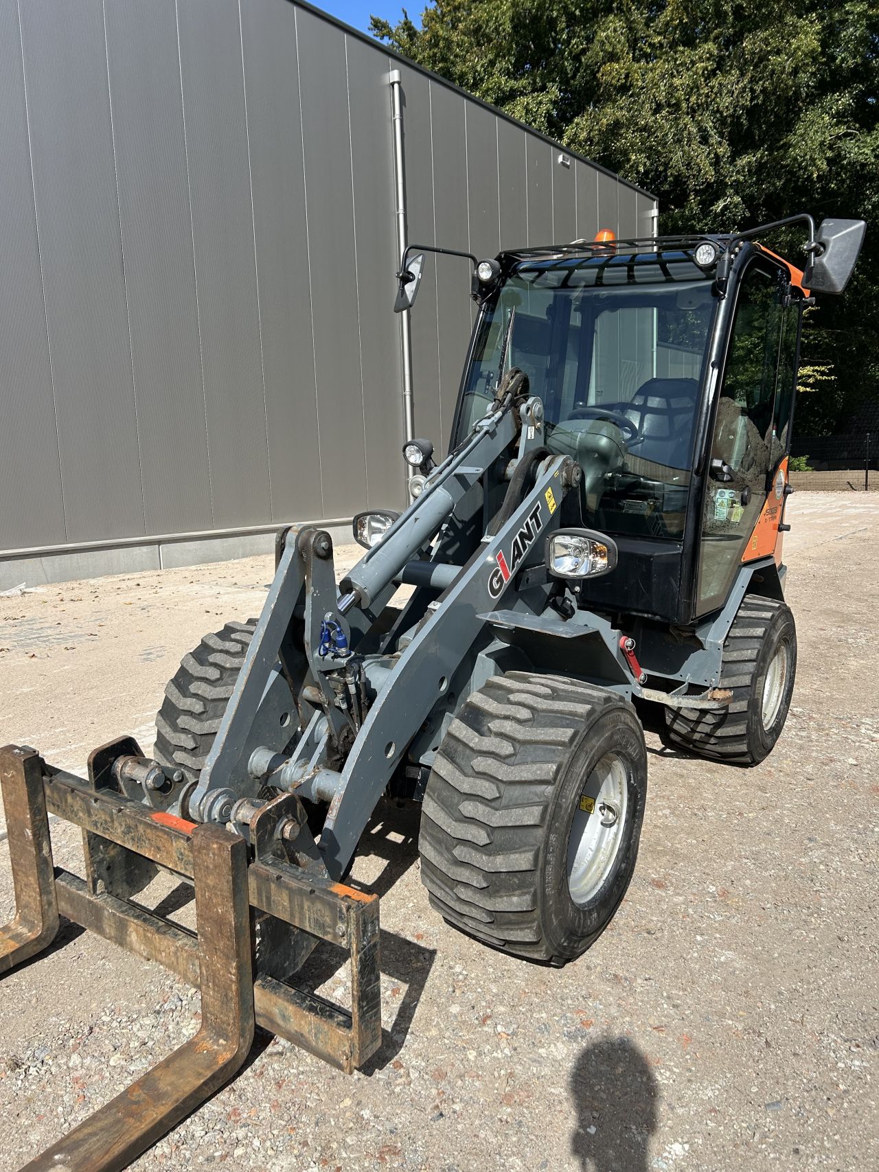 Giant V5003 HD Xtra bj 2016 kniklader shovel 4318 uur 3.4t