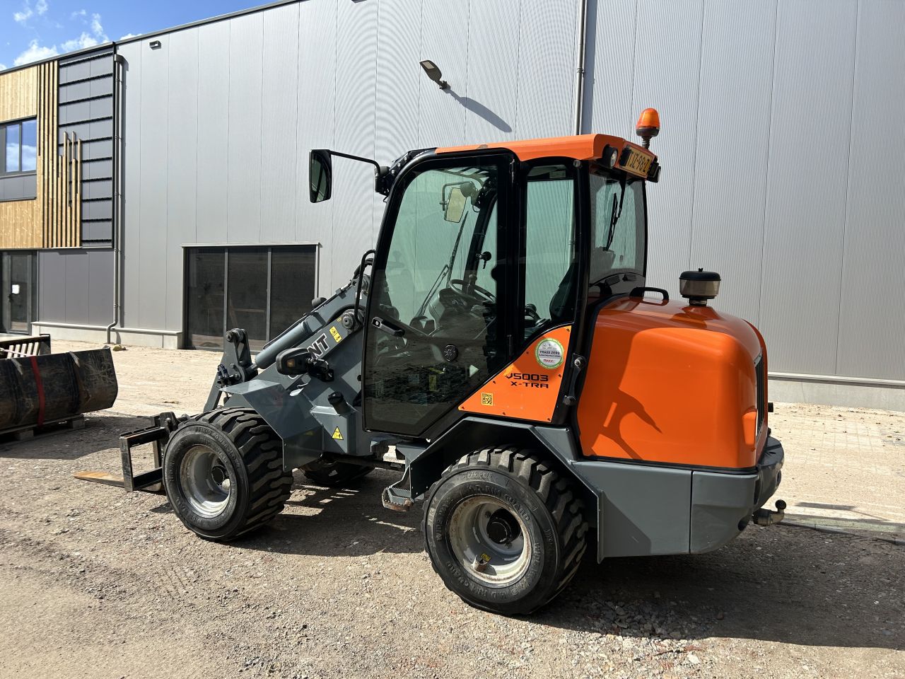 Giant V5003 HD Xtra bj 2016 kniklader shovel 4318 uur 3.4t