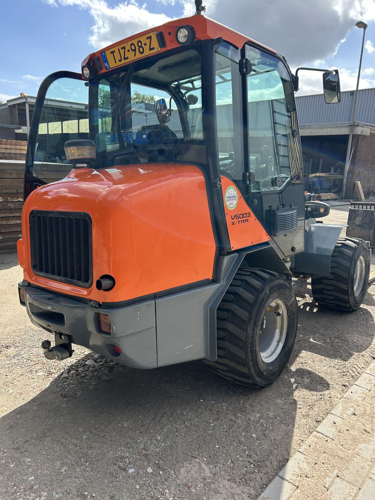 Giant V5003 HD Xtra bj 2016 kniklader shovel 4318 uur 3.4t
