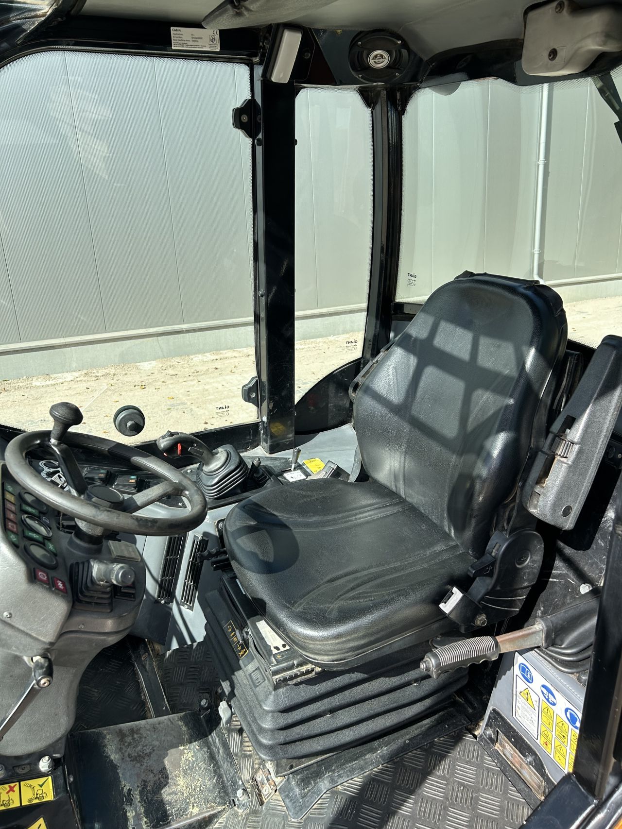 Giant V5003 HD Xtra bj 2016 kniklader shovel 4318 uur 3.4t