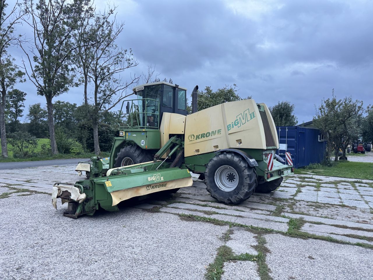 Krone Big M II zelfrijdende maaier met kneuzers