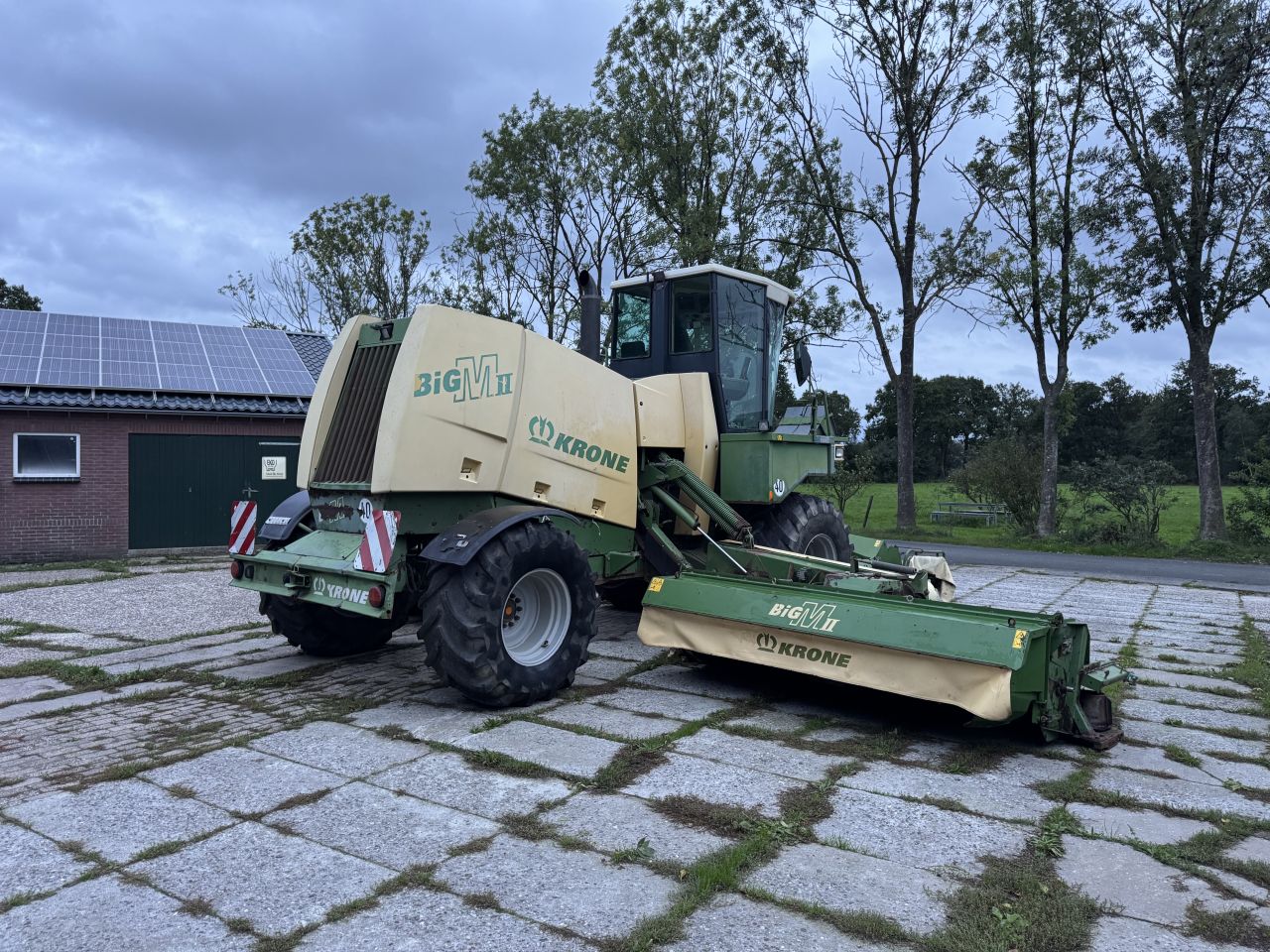 Krone Big M II zelfrijdende maaier met kneuzers