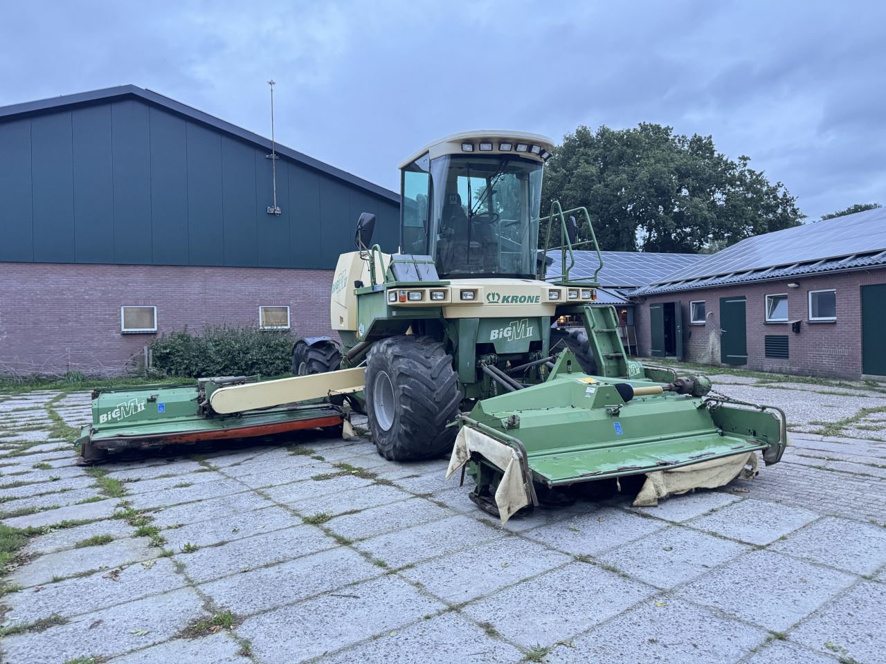 Krone Big M II zelfrijdende maaier met kneuzers