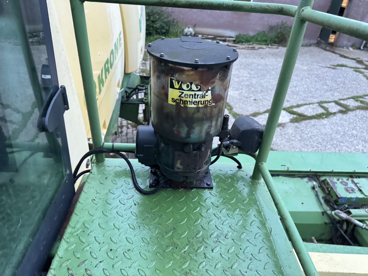 Krone Big M II zelfrijdende maaier met kneuzers