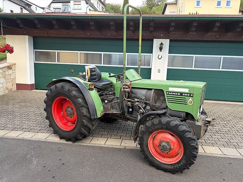 Fendt 203 PA / 156/2 s Allrad Plantagenschlepper mit Servolen