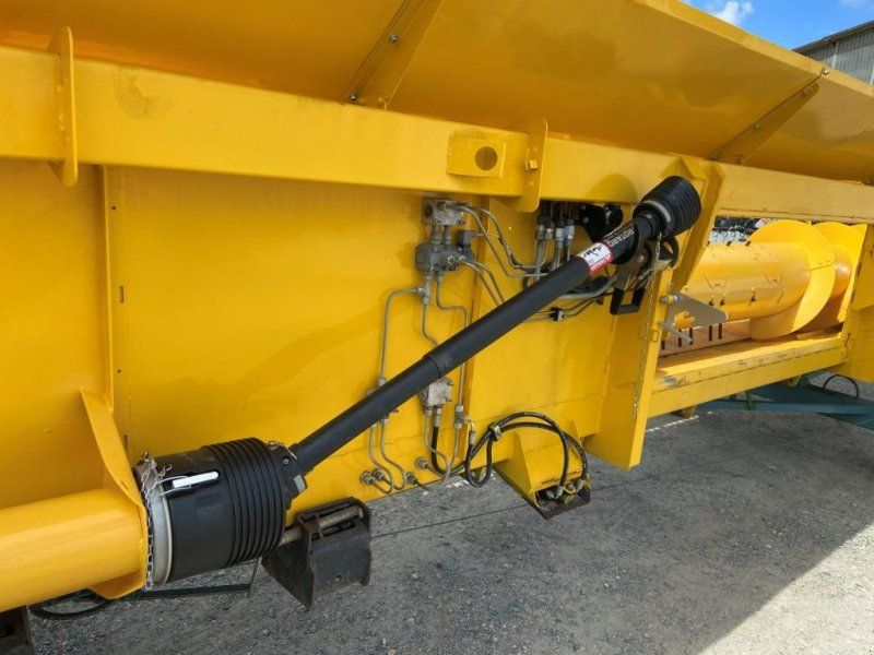 New Holland VARIFEED 9M15