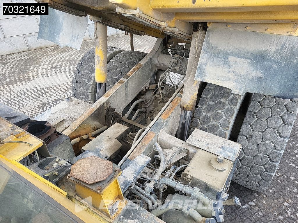 Komatsu HD605 -7E0