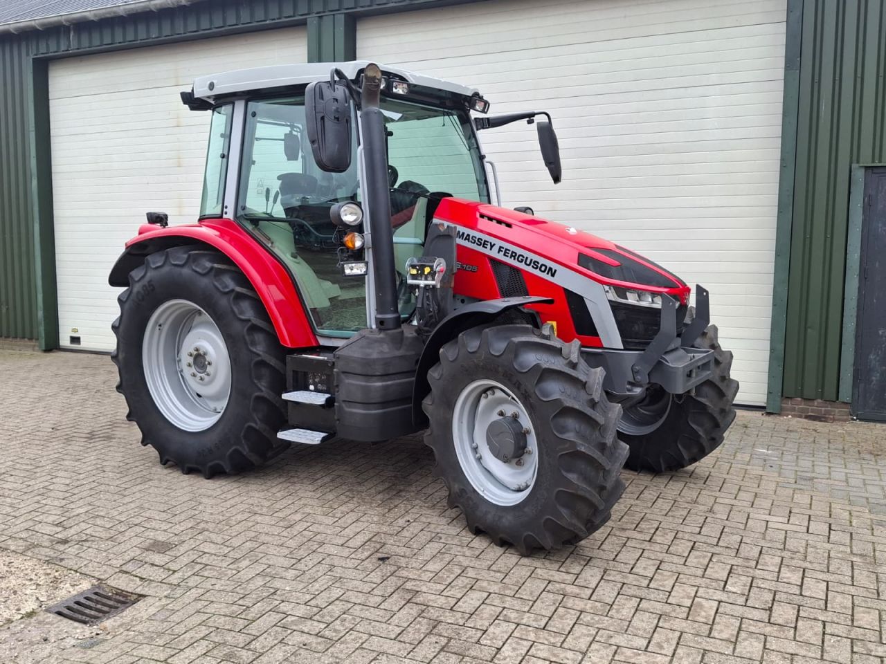 Massey Ferguson 5s.105 Dyna 6
