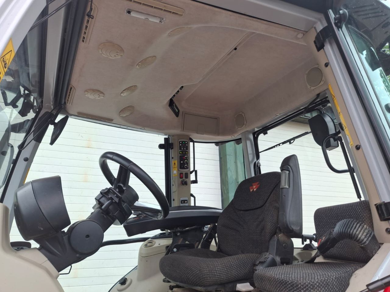 Massey Ferguson 5s.105 Dyna 6