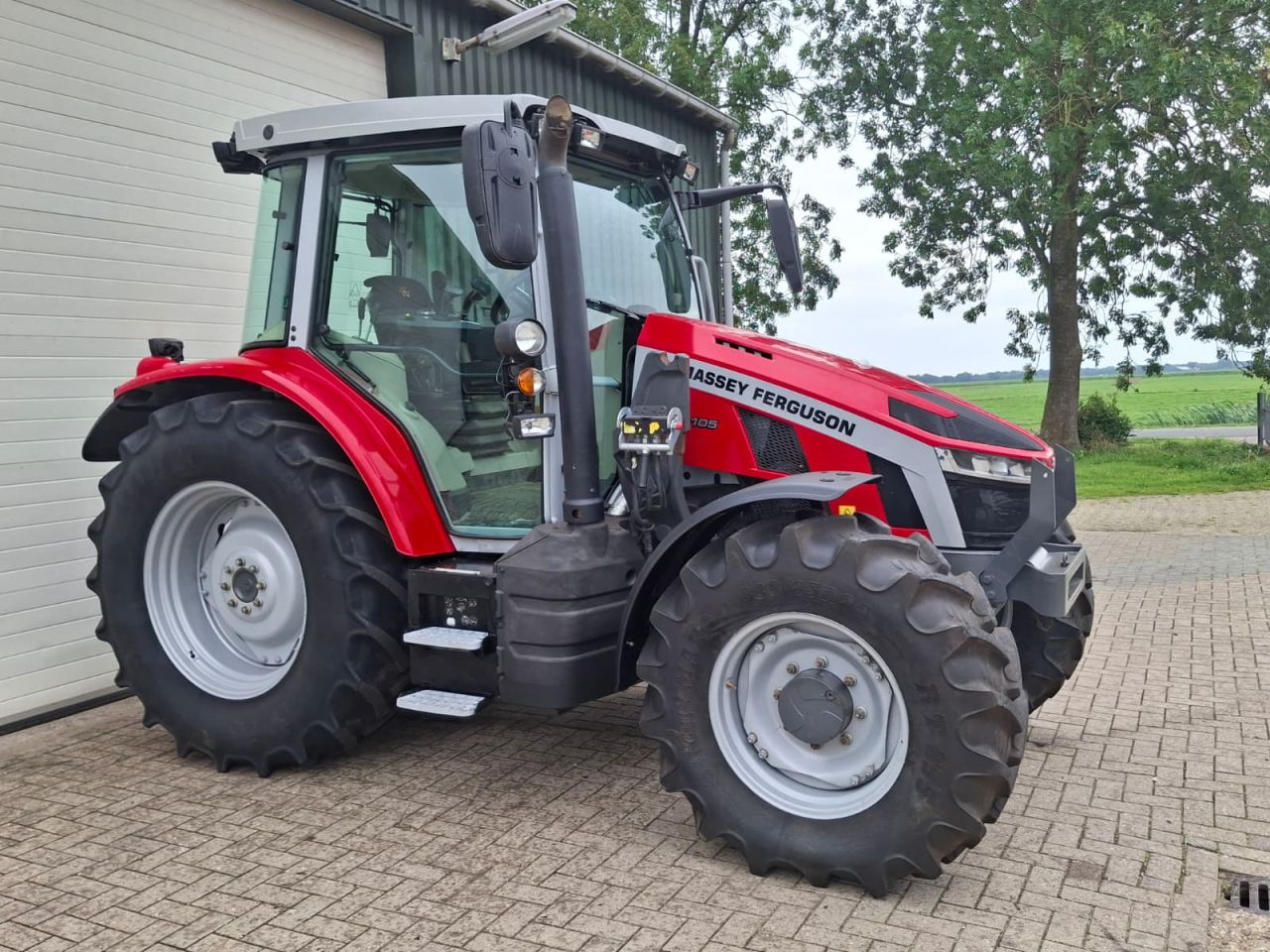 Massey Ferguson 5s.105 Dyna 6