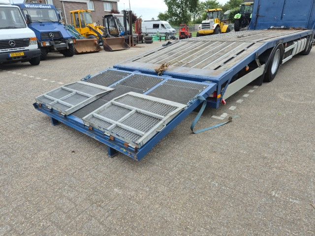 Renault Premium machine transporter.