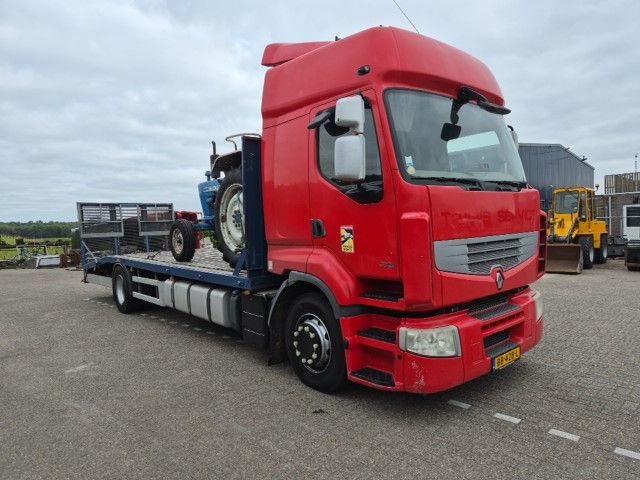 Renault Premium machine transporter.