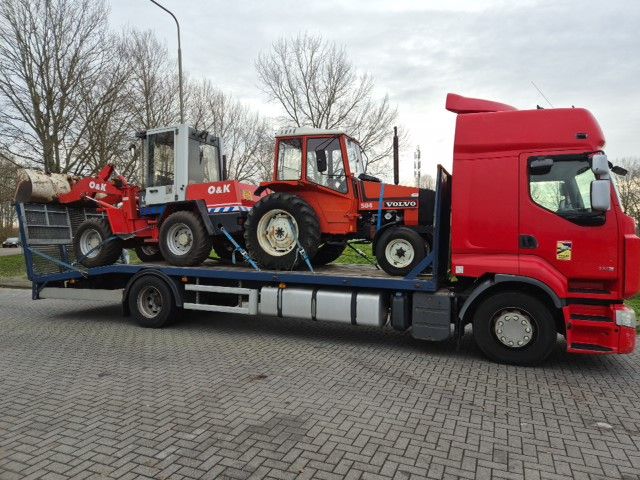 Renault Premium machine transporter.