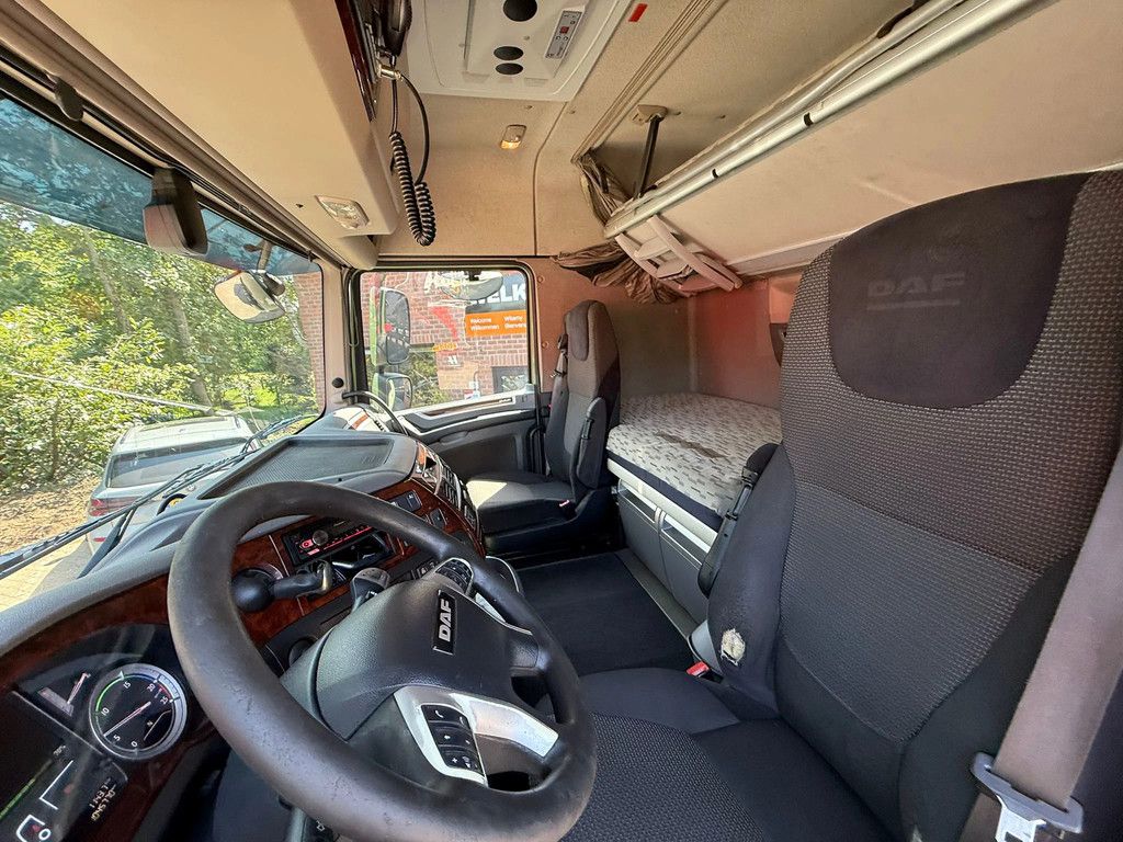 DAF XF 440 6x2 FTP Midlift Standairco NL Truck