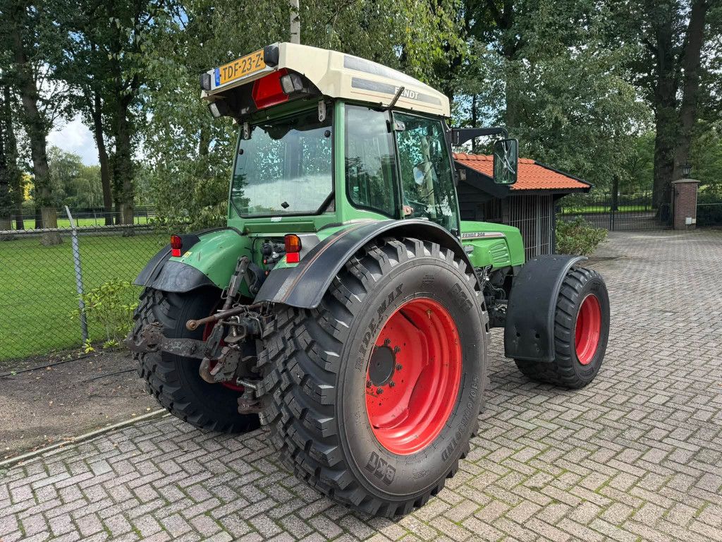 Fendt 208 S trekker gazonbanden